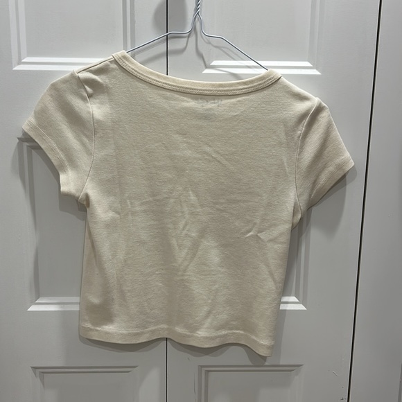 Brandy Melville Baby Tee - Picture 3 of 3